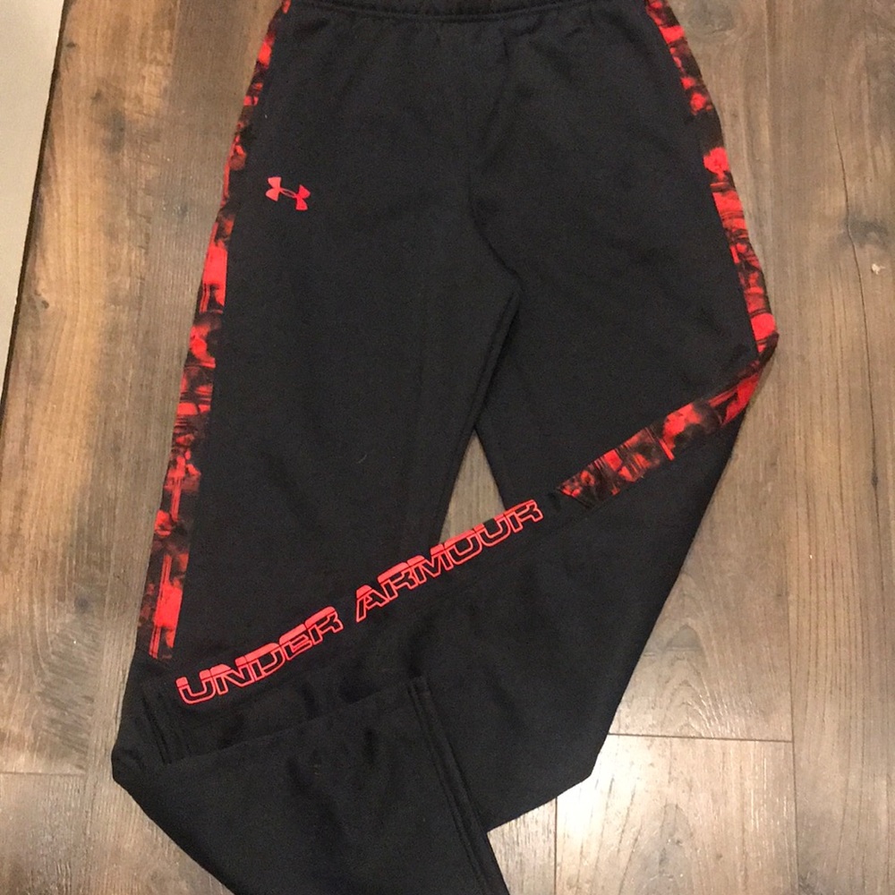 Like New UA Black & Red Fleece Sweatpants